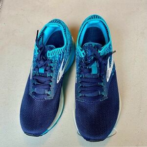 New Unworn Brooks Womens Ricochet Size 7 Running Shoe